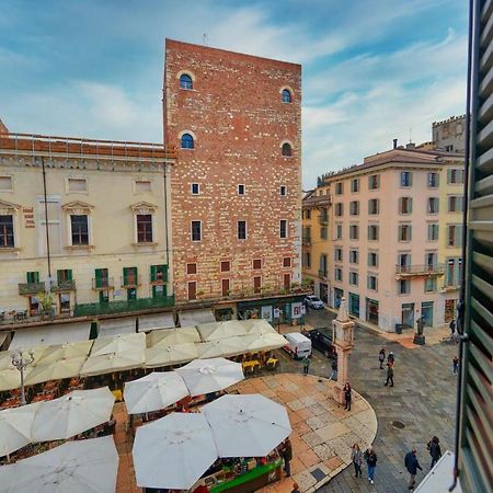 Apartmentsarena - Suite Mercatorum - Piazza Erbe Verona Exterior photo